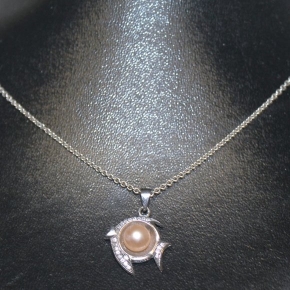 925 Pearl Sapphire Fish Fishy Pendant Necklace - Picture 3 of 10